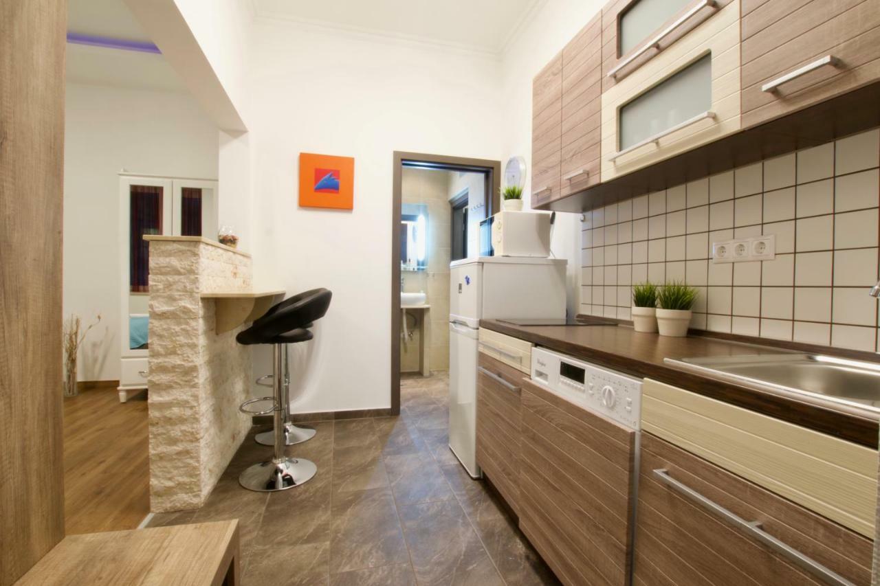 Standard Apartment By Hi5 -Baross Square Budapest Exterior photo